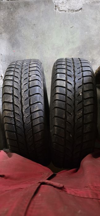 Гуми 2бр 195/65/15 - 1бр  - 65лв