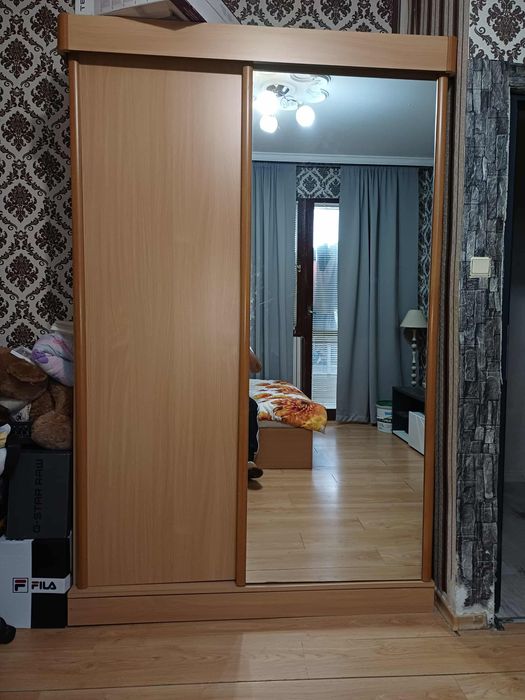 Продавам гардероб