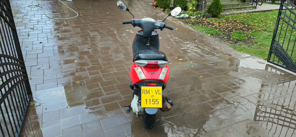 Scuter Piaggio Zip
