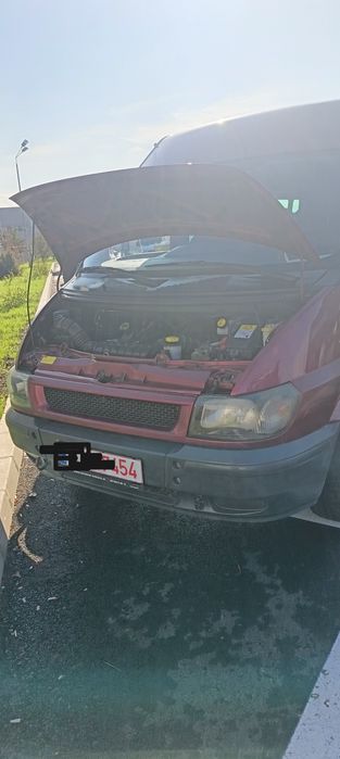 Vând Ford transit an 2003 8+1 mașina este impecabila
