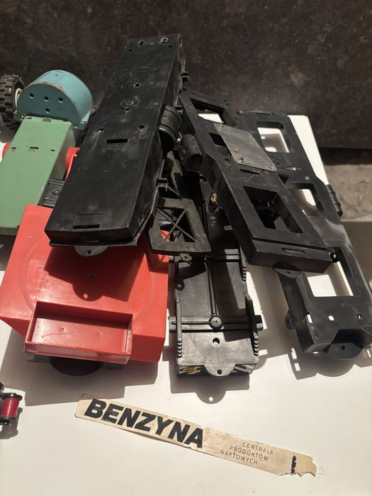 Лот от стари детски играчки за части