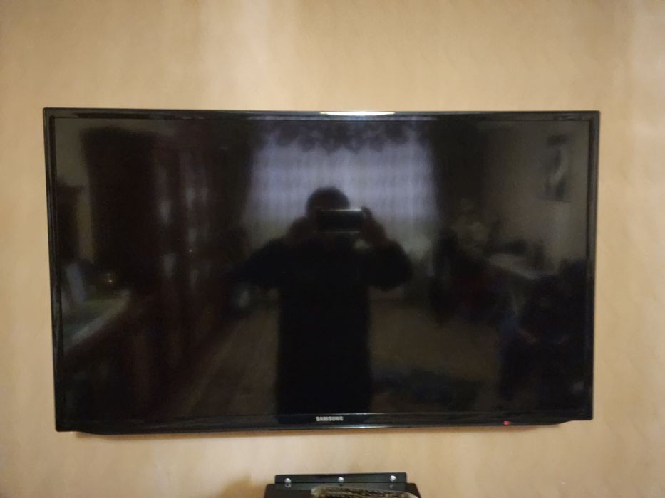 Телевизор SAMSUNG UE40EH5000WXMS
