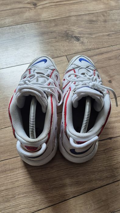 Vand adidasi Nike