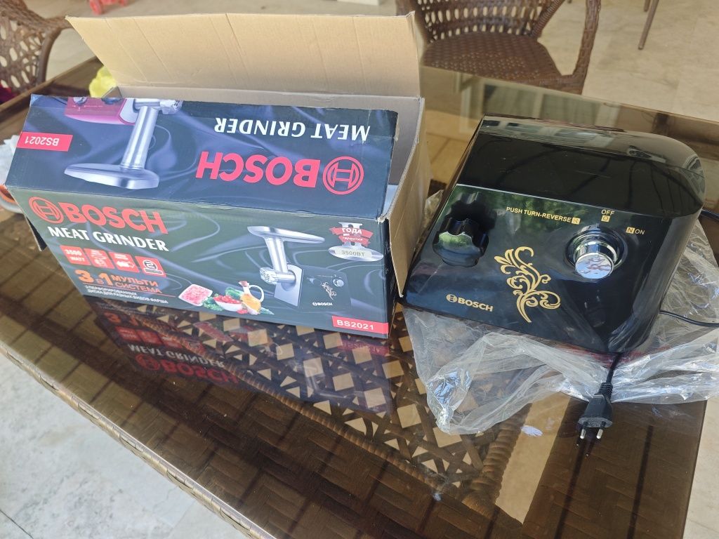 Продается мясорубка BOSCH с коробкой комплект.