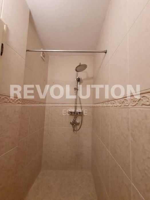 Светъл двустаен апартамент в жк. Левски