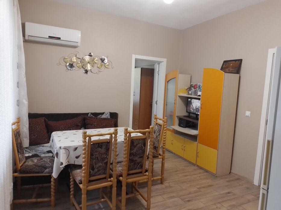 Дава се под наем Тристаен апартамент в Варна, Червен площад - 78 кв.м за 612 € - Снимка #1