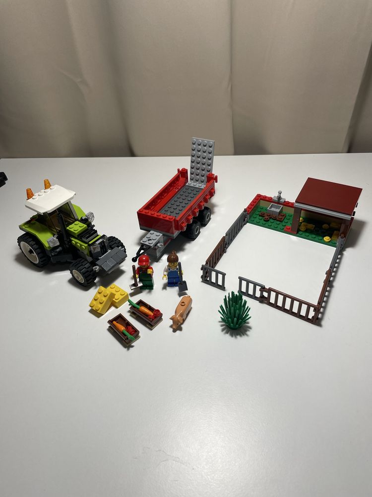 LEGO 7684 Ferma de porci cu tractor – stare excelentă, incomplet