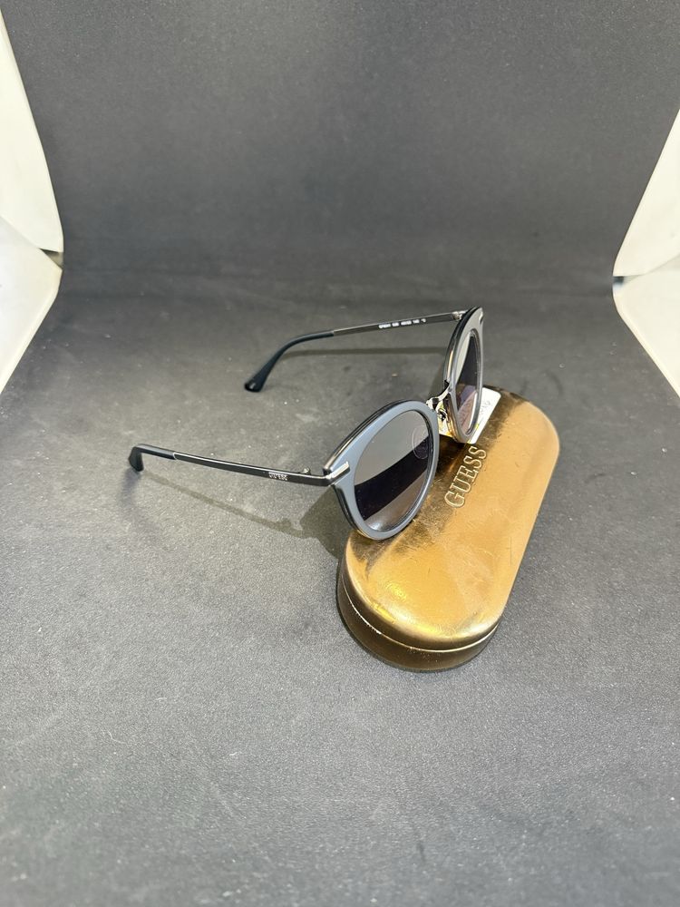 Дамски слънчеви очила Guess GF6041 02B