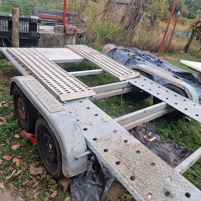 Platforma auto de vanzare