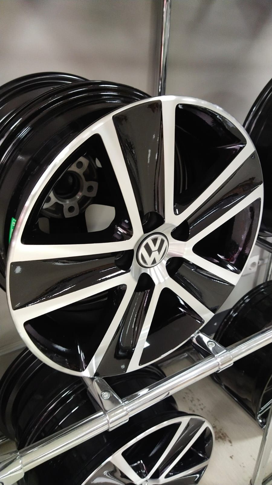 Новые 15-ые диски на Volkswagen polo