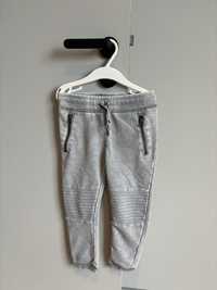 Pantaloni marca hm, marimea 104