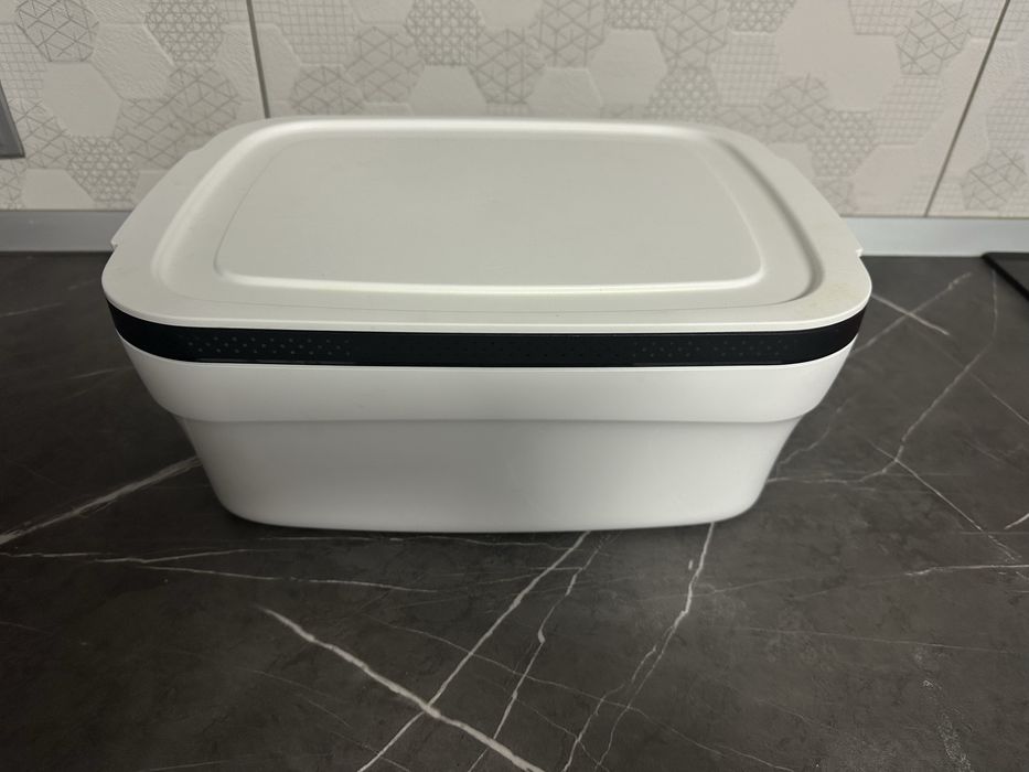 Tupperware cutie de paine