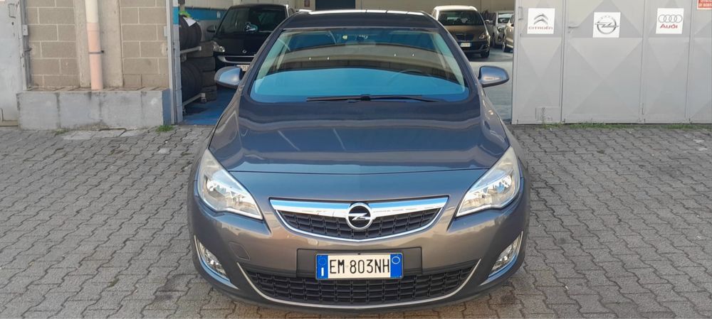 Opel Astra J 2012 1.7d