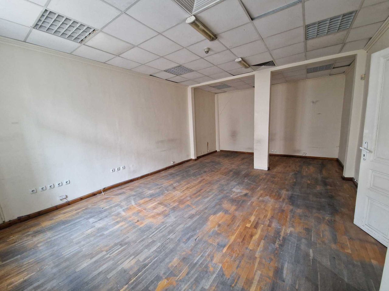 Дава се под наем Офис в София, Център - 850 кв.м за 8500 € - Снимка #6