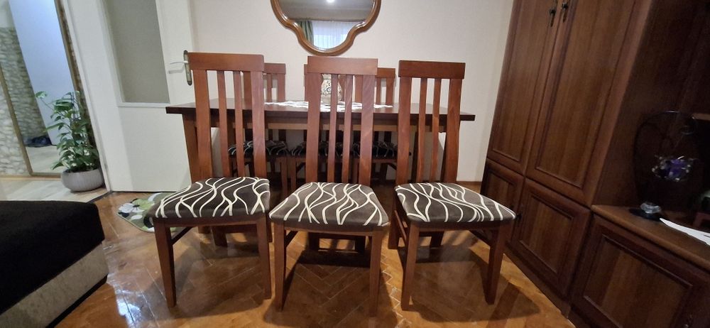 Masa plus scaune din lemn masiv