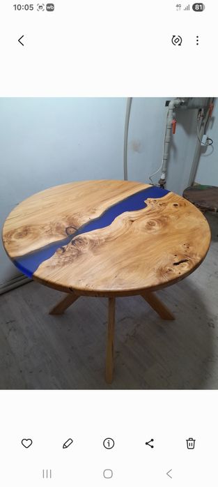 Продаю стол обеденный