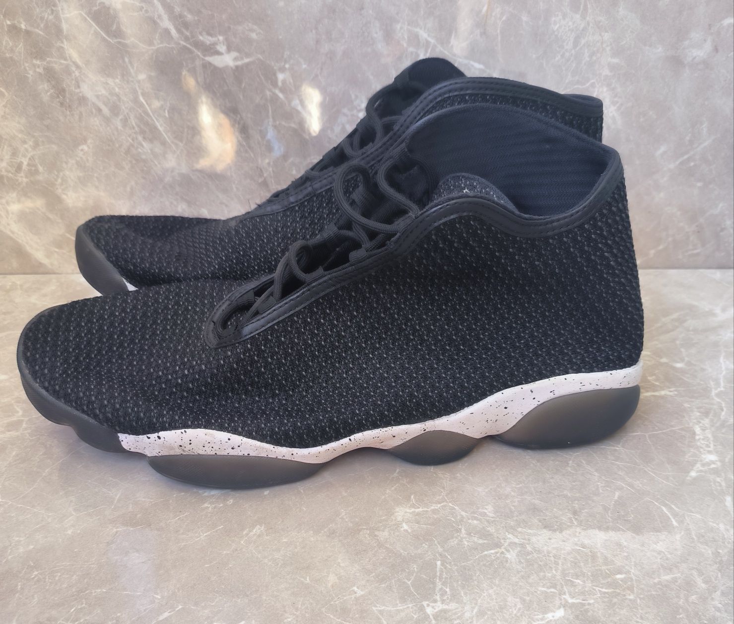 Jordan Horizon Oreo Black White Dark Grey Mens  50,5