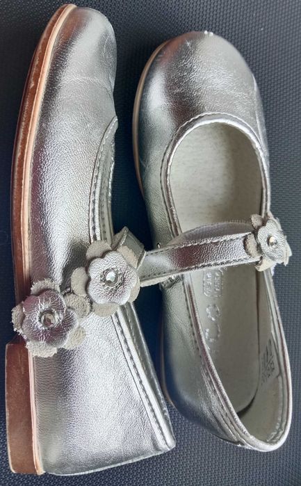 Туфли девочке 28раз, серебро как новые Дешево, качественные
