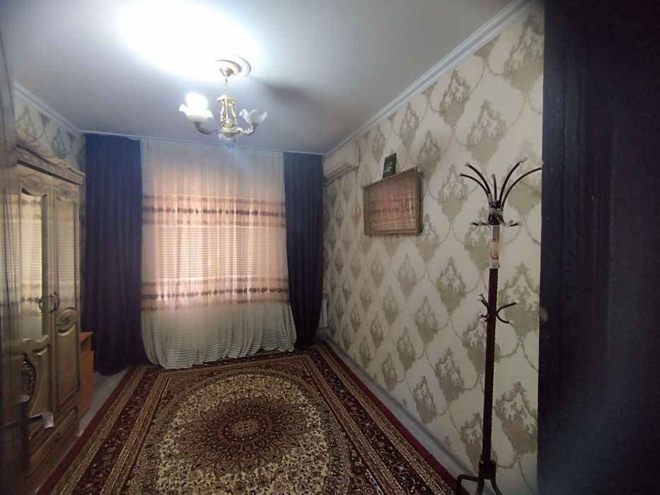 Сдаётся 2х ком кв в чирчике 2 мкн 1 этаж около 7 школы отопление есть