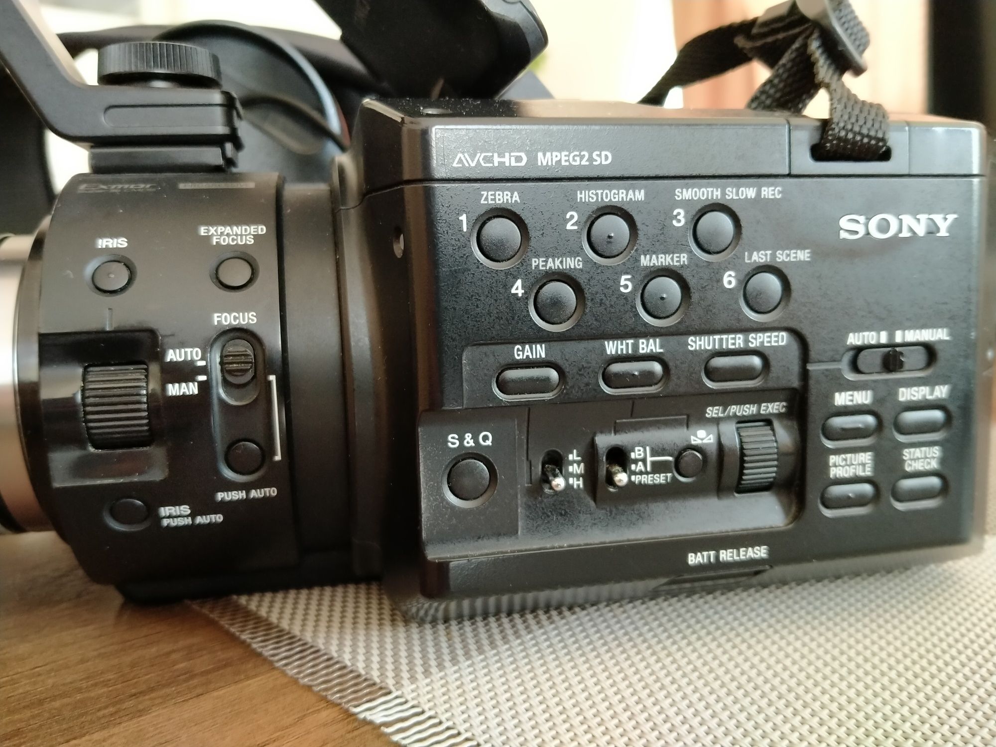 Sony NXCAM FS100PK профессиональная камера