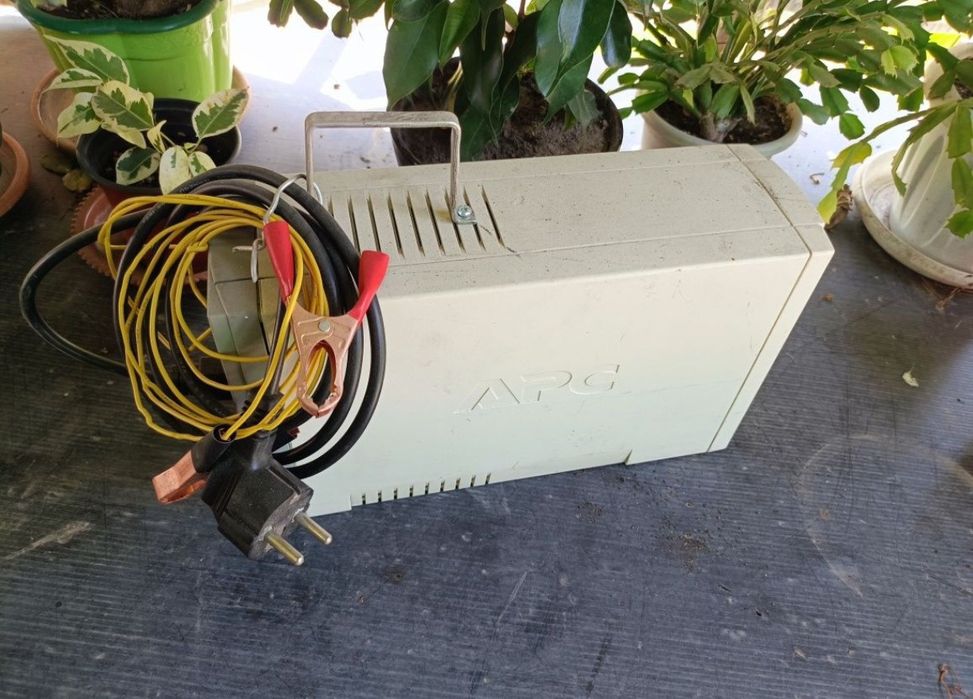 Зарядное устройство для автомобильного аккумулятора 12В