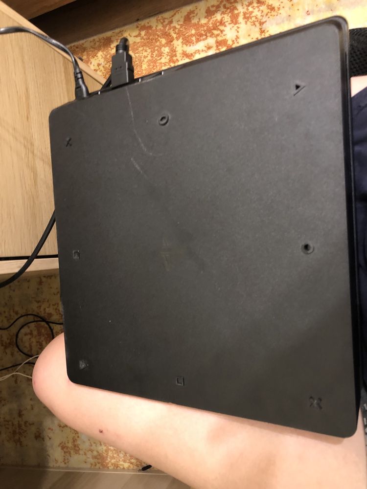 PlayStation 4 Slim – 1TB + GTA V + Căști + Controller – 599 lei