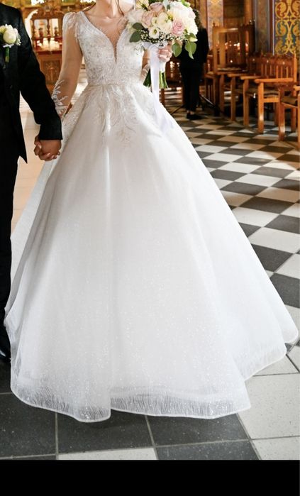 Vând rochie de mireasa tip prințesă