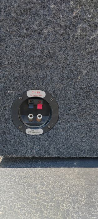 Subwoofer auto 2x600 wați RMS