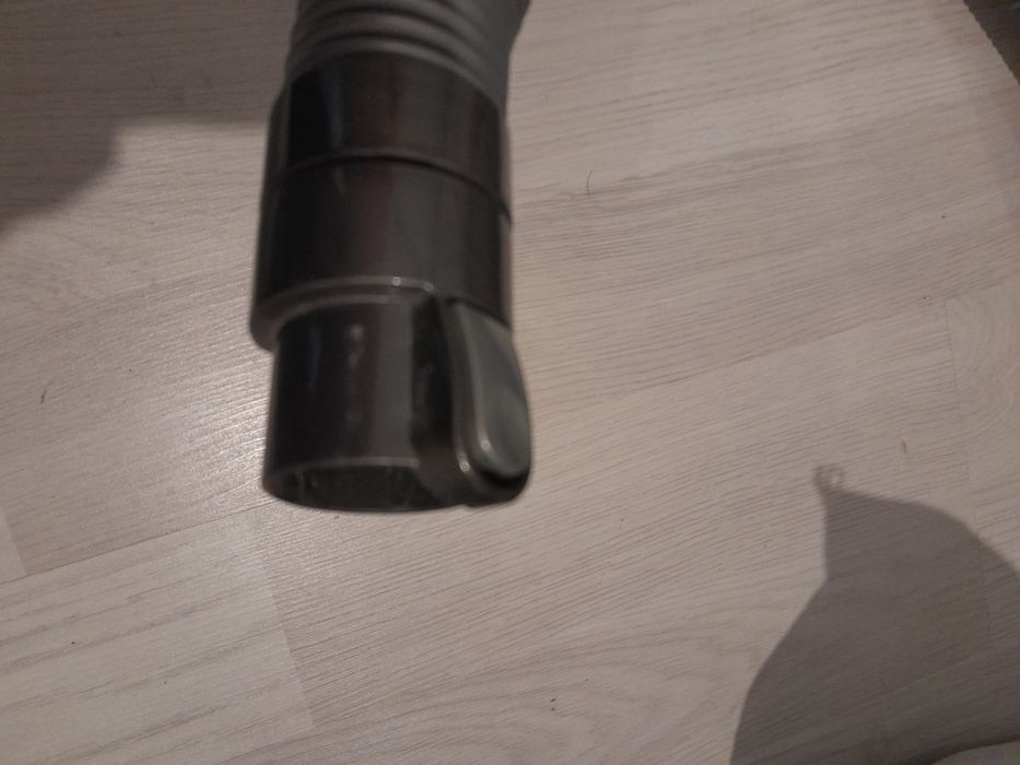 Perie și brat flexibil Dyson