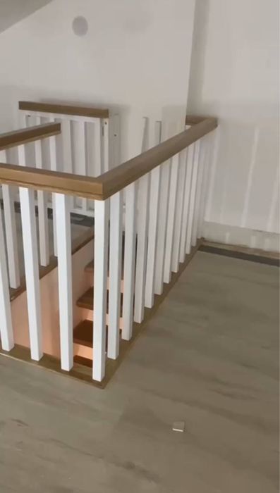 Scari lemn STEJAR la comanda