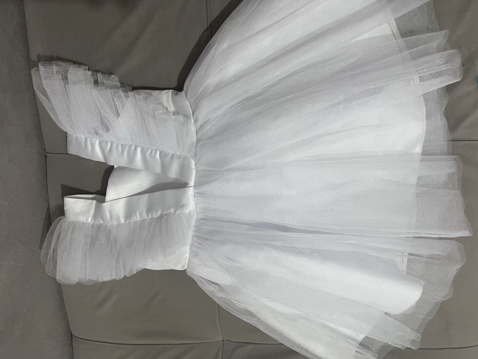 Продам поатье на девочку