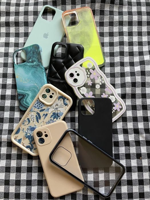 Калъфи за iPhone 12