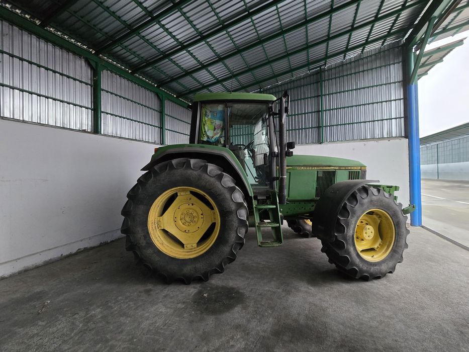 Tractor  John Deere 6800