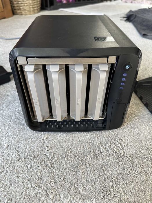 Zyxel NAS542 4 bay (4x1Tb) с openmediavault