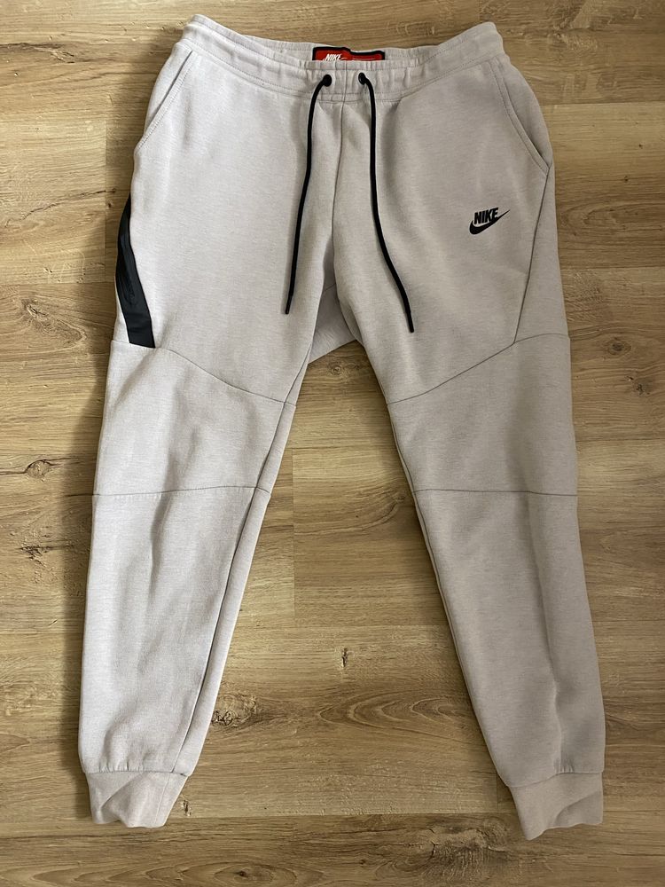 Nike tech fleece