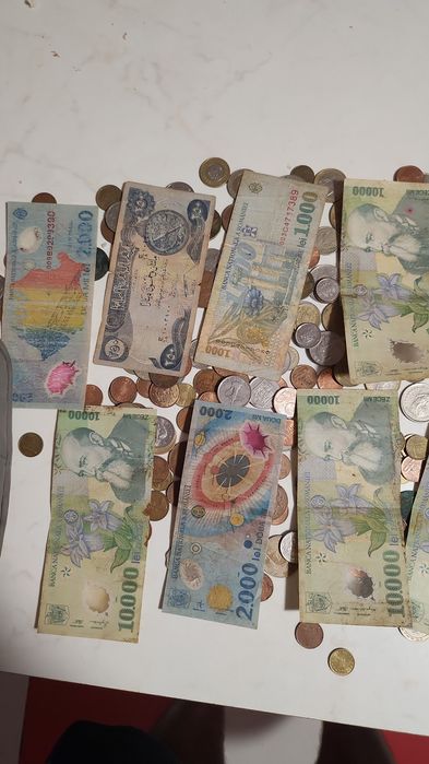 Monede si bacnote de toate felurile