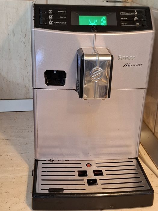 Vând aparat cafea Saeco minuto