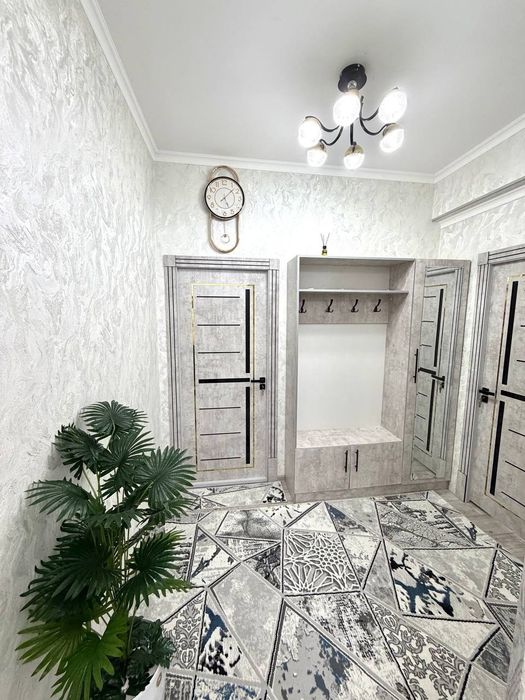 2 xonali kvartira sotiladi