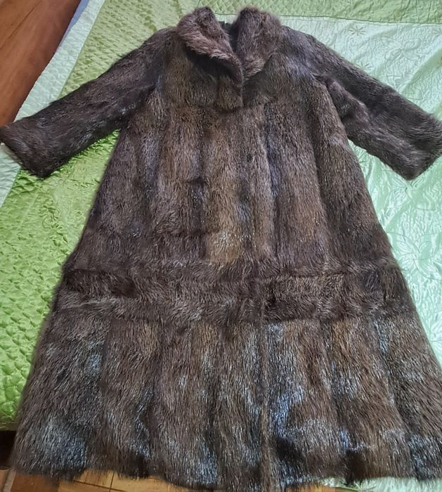 Продам нутриевую шубу