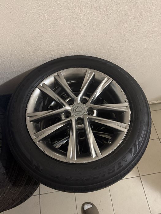Шины с дисками на Lexus