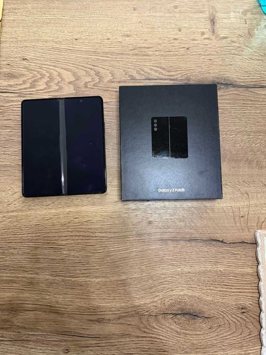 Samsung Galaxy Z Fold 5
