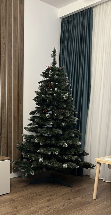 Brad artificial 180cm cu varfuri ninse