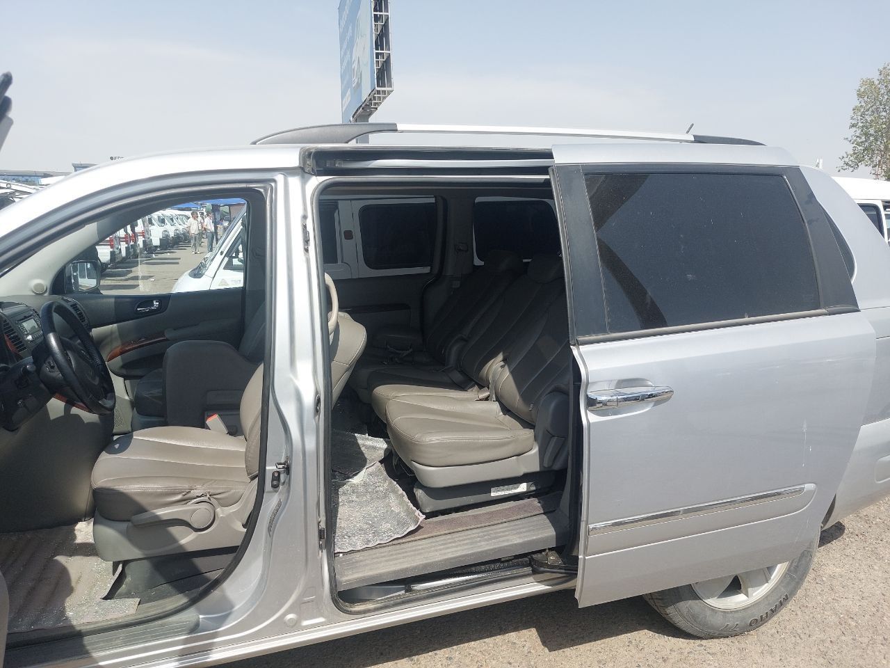 Kia Carnival 2008 yil