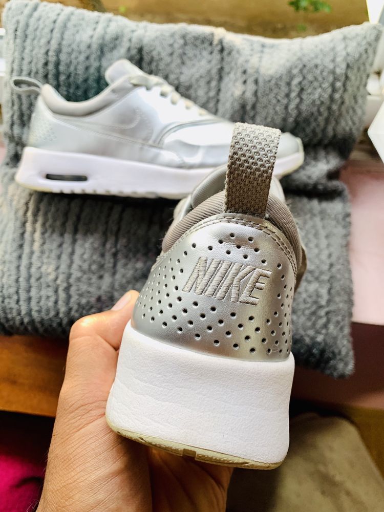 Pantofi Nike air maxthea silver