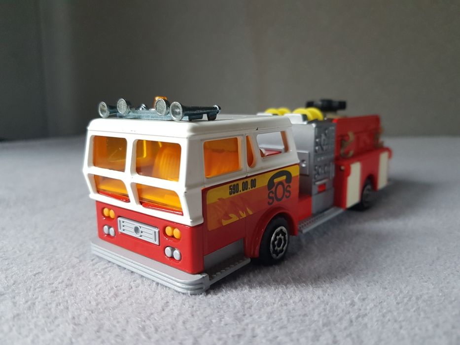 Machetă autospecială pompieri americană, 1:47