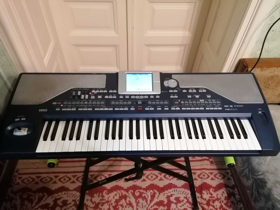 Vand Korg PA800 (Husa+stativ)