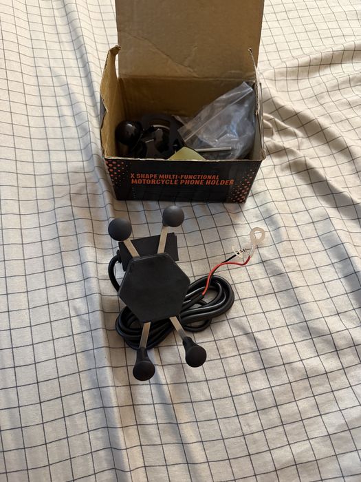 Suport telefon motocicleta cu incarcare usb.