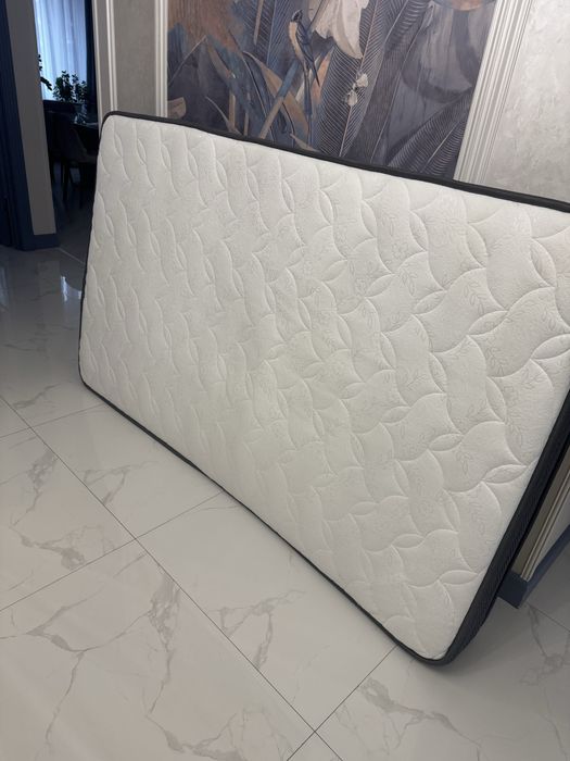 Продам матрас в хорошем состоянии