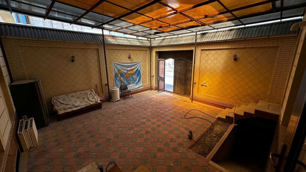 2 этажли 2 сотихдан иборат коттедж сотилади Карвон бозор