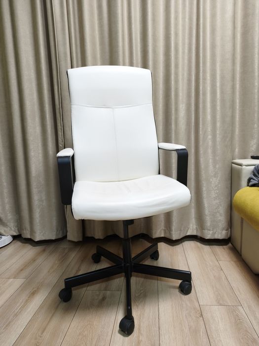 Стол за бюро IKEA Malkolm